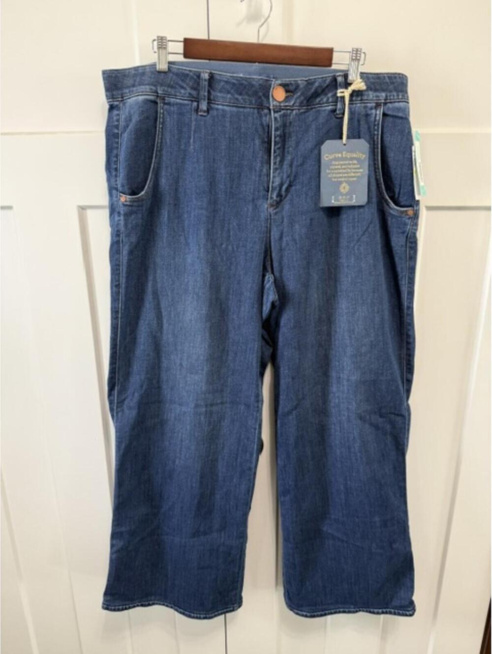NWT Democracy Ab Solution skyrise wide leg cropped blue jean in size 18